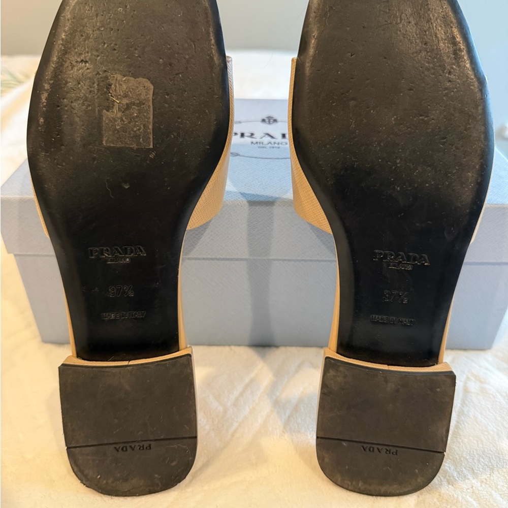 Prada slides size 7.5 - Picture 2 of 9